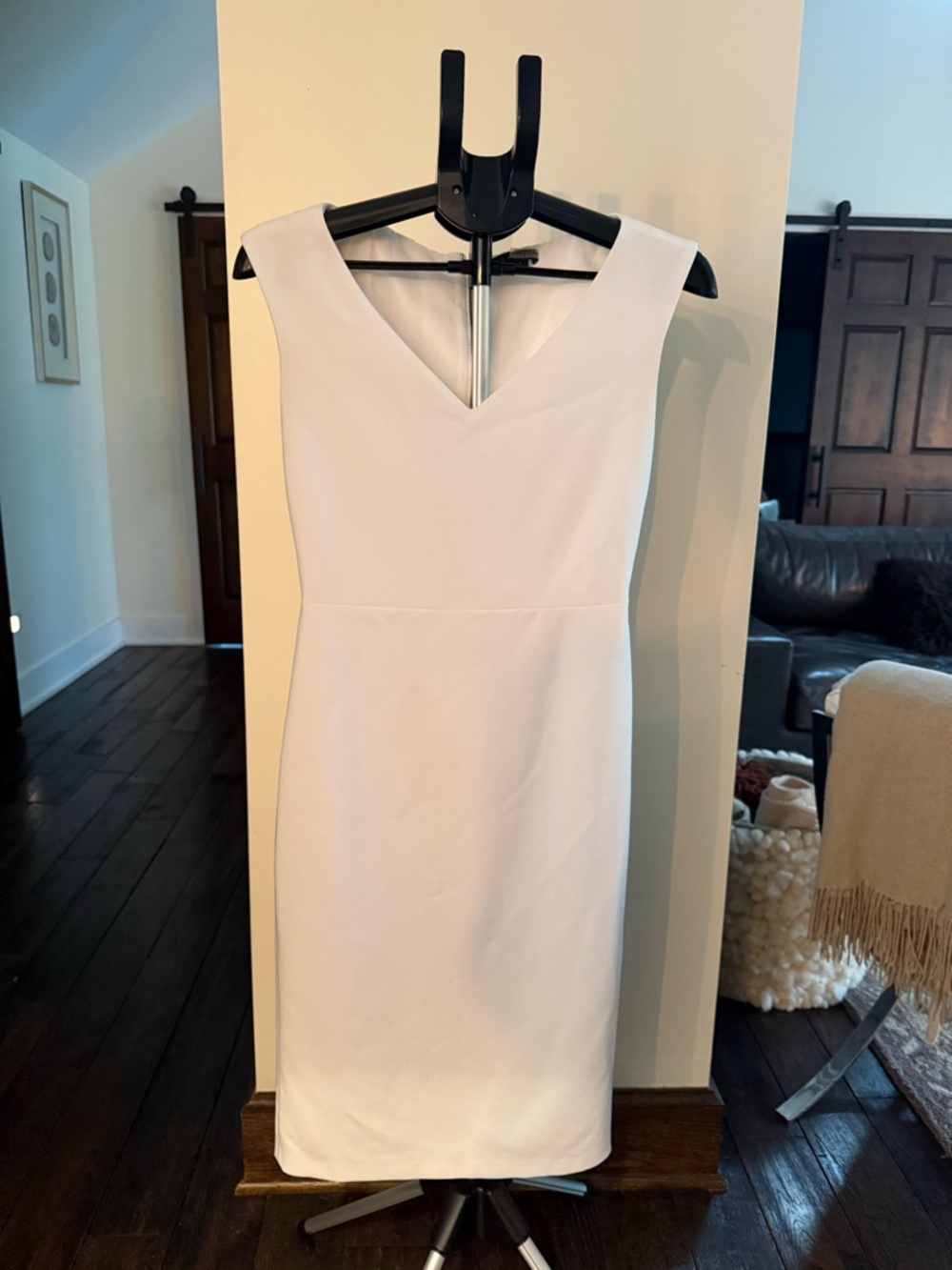 Alice + Olivia White V-Neck Midi Sheath Dress